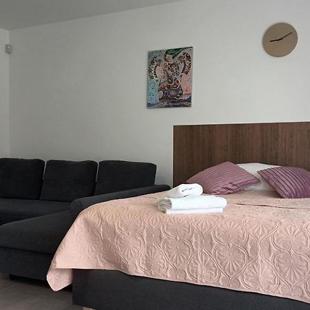 Milo Mare Apartaments Мєлно Екстер'єр фото