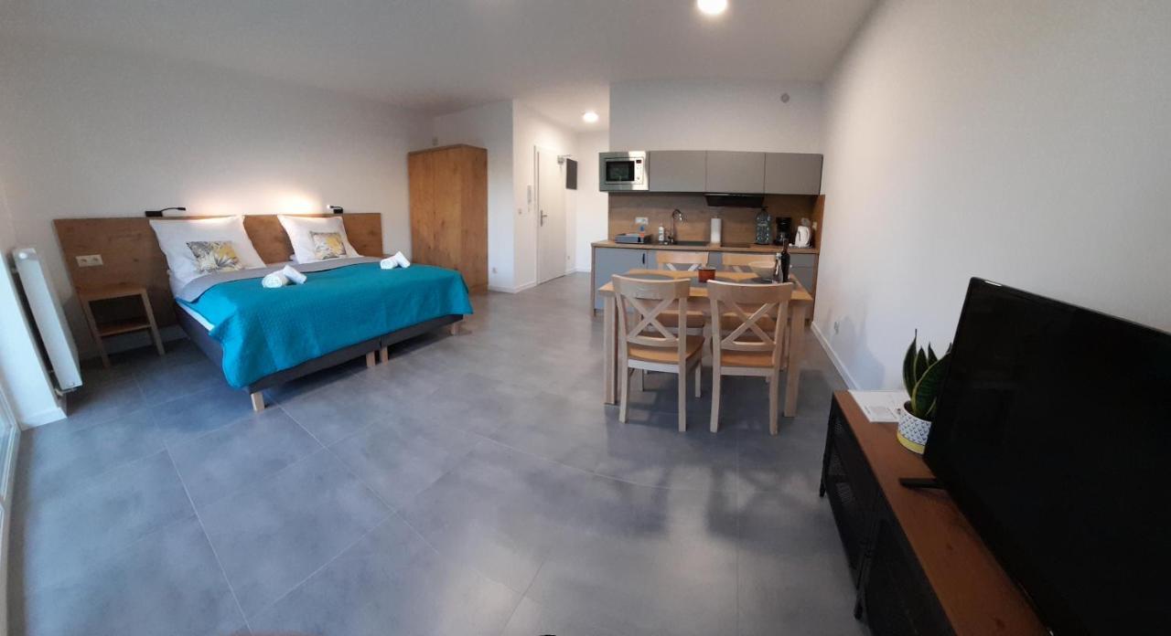 Milo Mare Apartaments Мєлно Екстер'єр фото