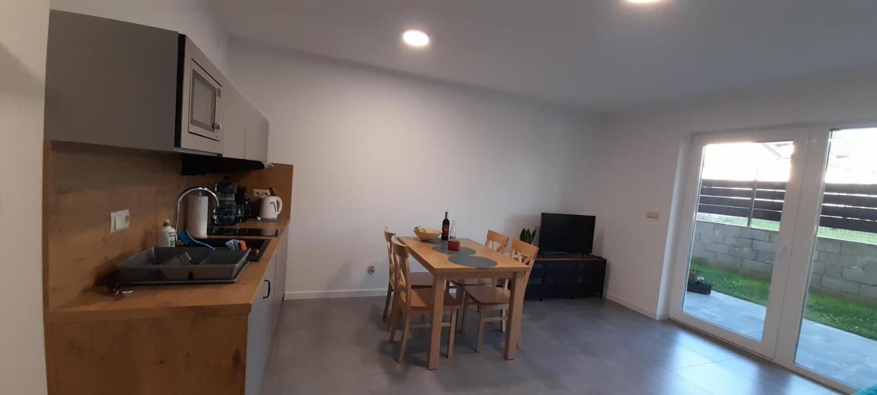 Milo Mare Apartaments Мєлно Екстер'єр фото