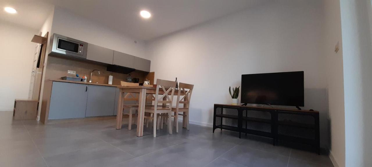 Milo Mare Apartaments Мєлно Екстер'єр фото