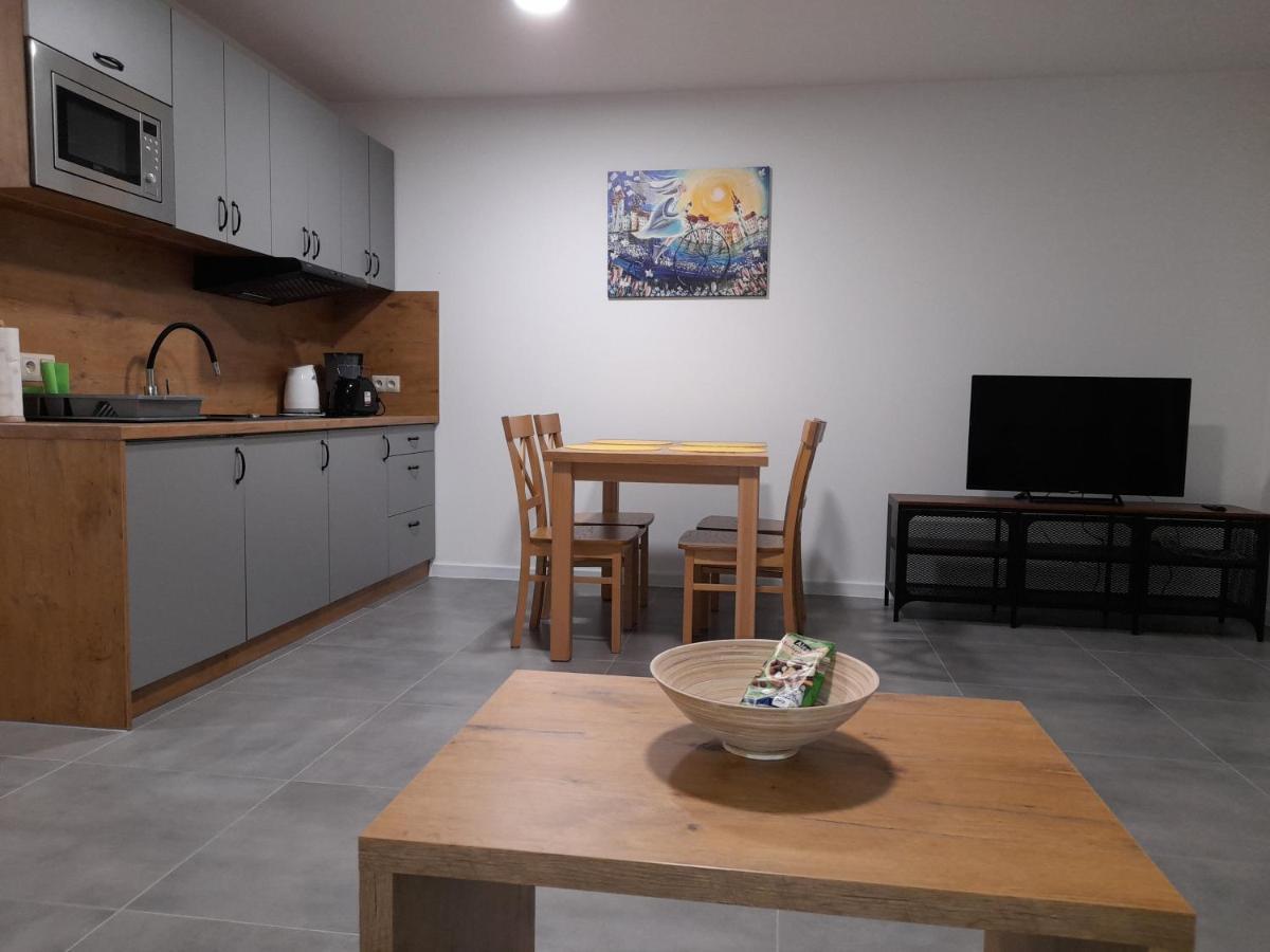 Milo Mare Apartaments Мєлно Екстер'єр фото