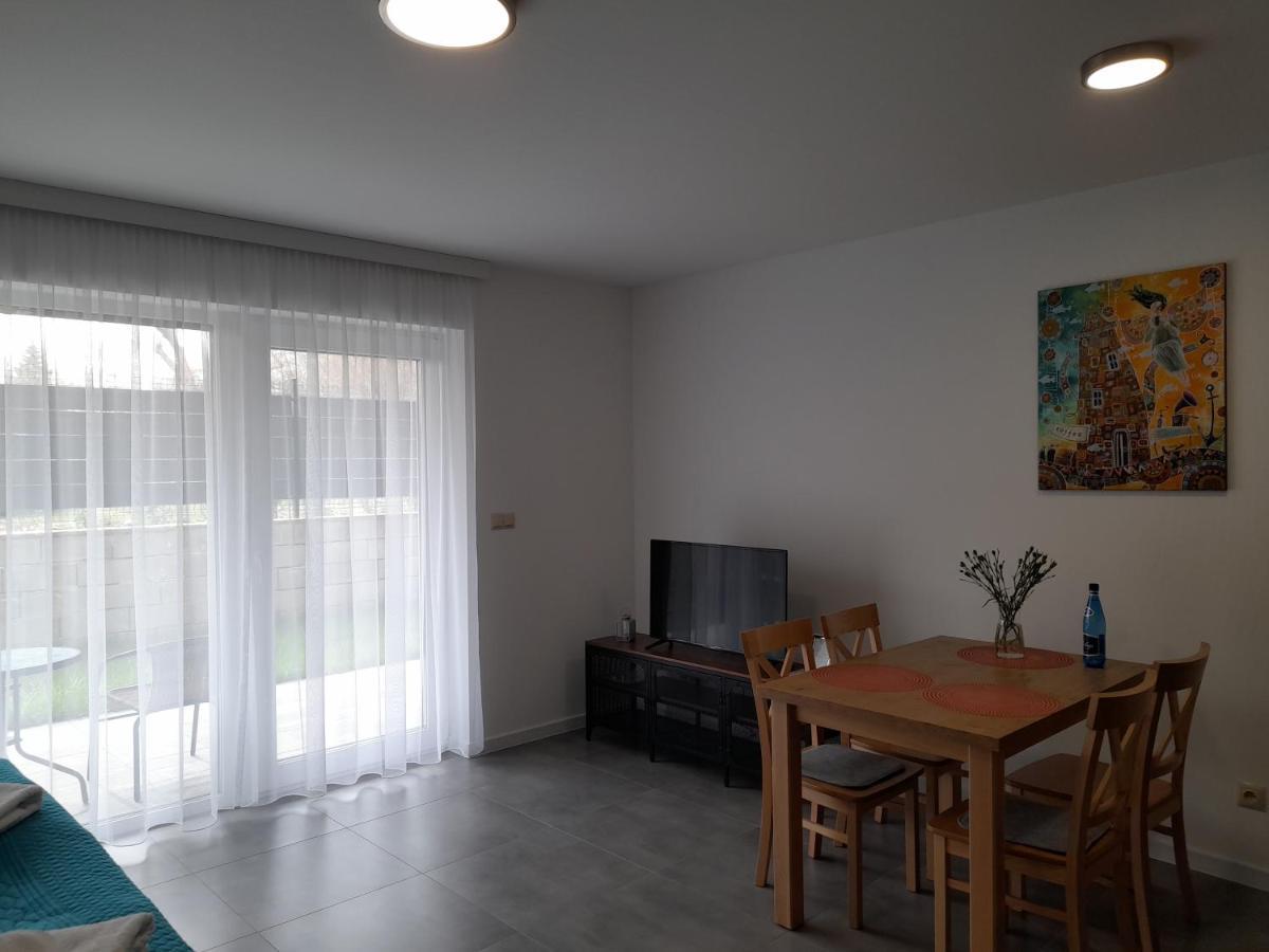 Milo Mare Apartaments Мєлно Екстер'єр фото