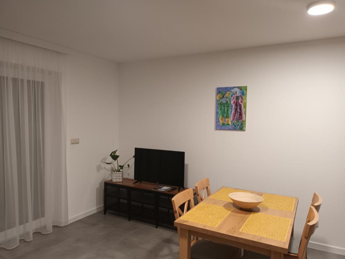 Milo Mare Apartaments Мєлно Екстер'єр фото
